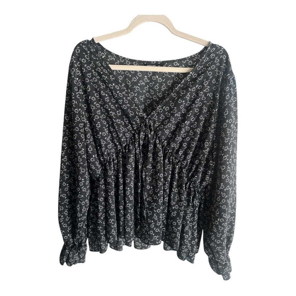 SHEIN Curve Black Floral Blouse